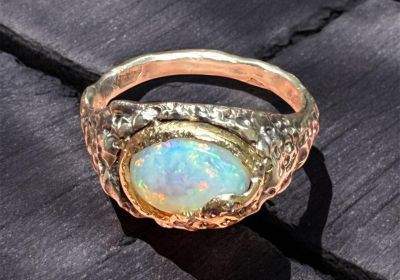 ring w/big eye opal